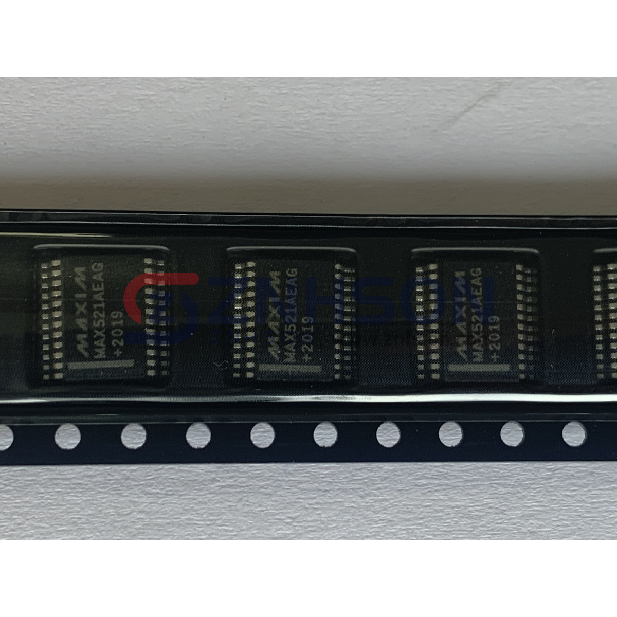 MAX521AEAG+