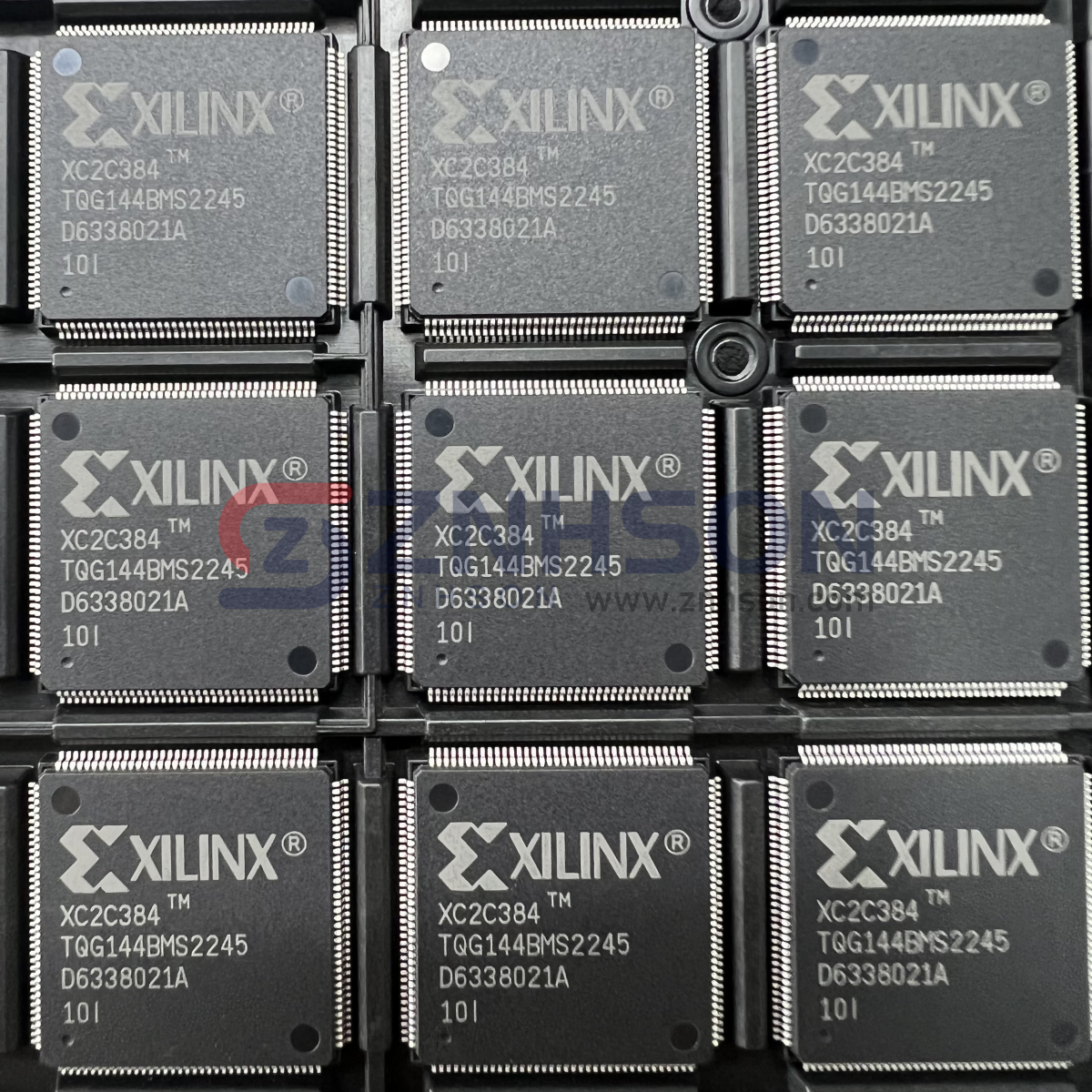 XC2C384-10TQ144I