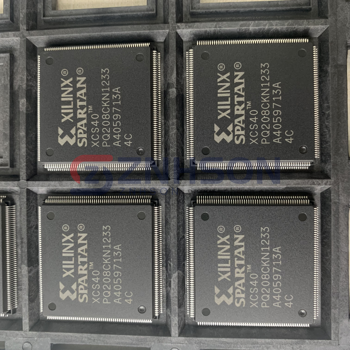 XCS40-4PQ208C
