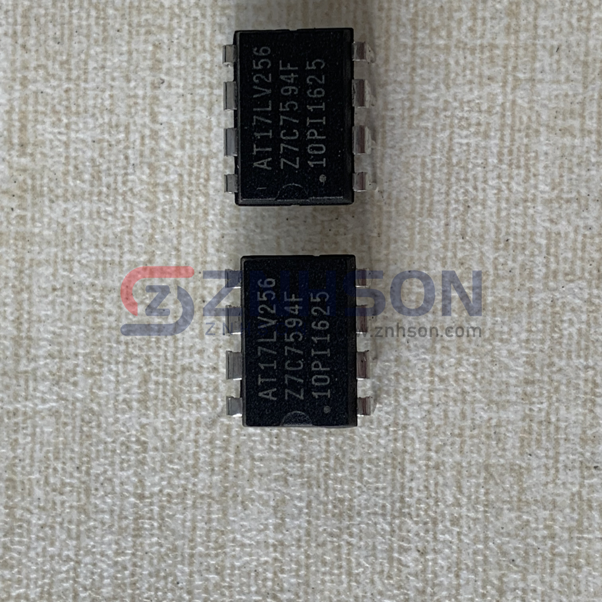 AT17LV256-10PU